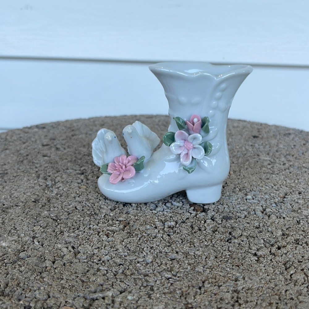 🍭 Small vintage porcelain boot
